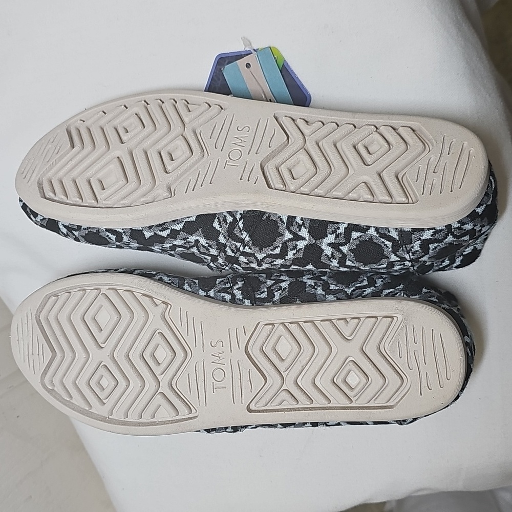 TOMS Alpagarta Casual Women's Slip-On Flats in Black and Light Blue - Picture 9 of 9